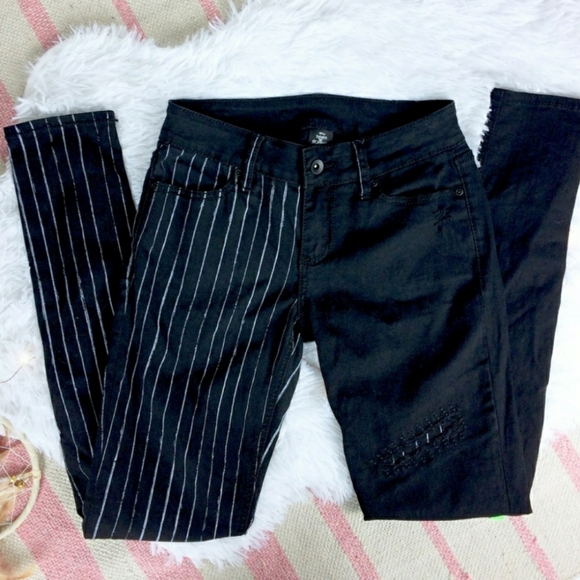 Nightmare before christmas jeans - Picture 2 of 6